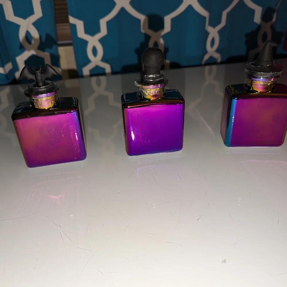 ❤️NEW 2024 Target Bullseye Set of 3 Mini Glass Potion Bottles Iridescent